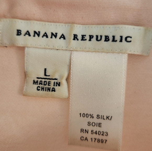 Banana Republic Vintage Silk Sheer Pale Pink or Nude Blouse Size Large - Picture 3 of 3